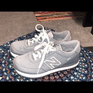 new grey new balance 501 tennis shoes!